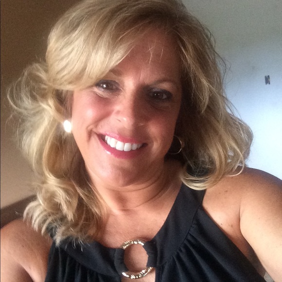 Meet your Posher, Joanna - Picture 1 of 1